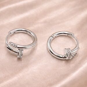 Nail Elegant Silver Hoop Earrings